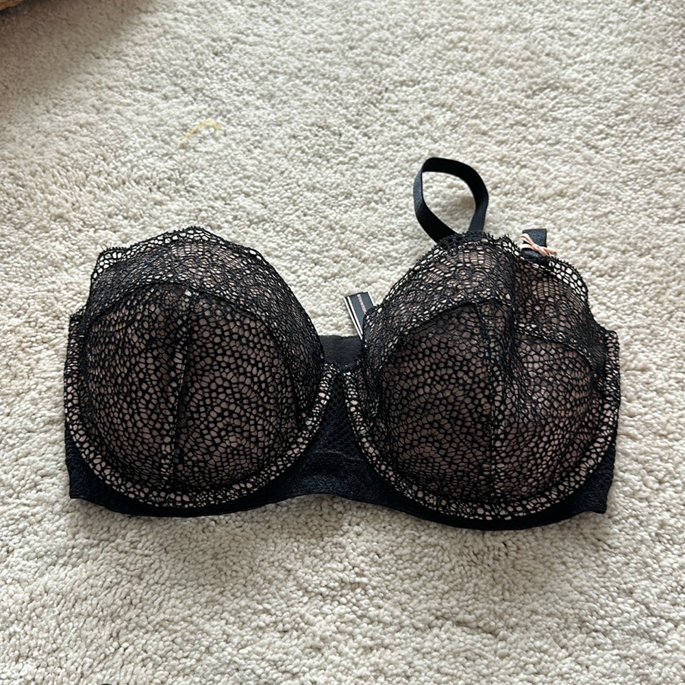NWOT Victoria’s Secret Dream Angel Demi Bras Sz: 34DD TO BE DONATED 5/26